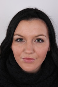 1. Download full pics of Denisa (18) from czechcasting.com