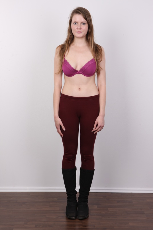 4. Download full pics of Lucie (22) from czechcasting.com