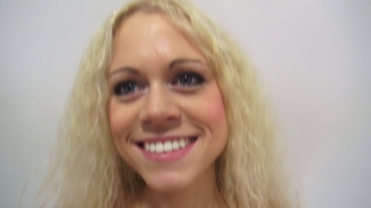 7. Download full pics of Sarka (24) from czechcasting.com