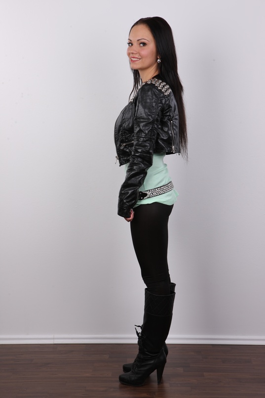 3. Download full pics of Nikola (20) from czechcasting.com