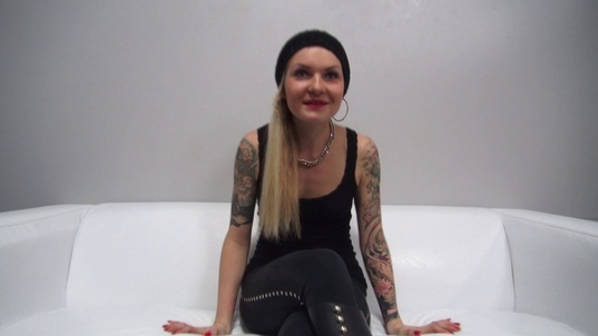 1. Download full pics of Sabina (23) from czechcasting.com