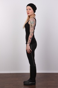 3. Download full pics of Sabina (23) from czechcasting.com