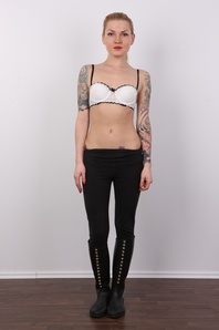 4. Download full pics of Sabina (23) from czechcasting.com