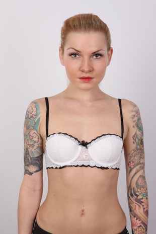 6. Download full pics of model Sabina (23) from czechcasting.com