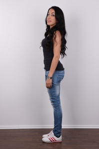 3. Download full pics of Malika (19) from czechcasting.com