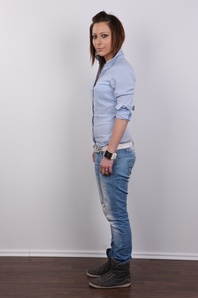 3. Download full pics of Iveta (21) from czechcasting.com