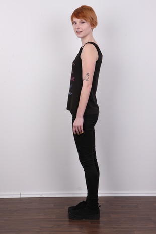 3. Download full pics of model Karolina (21) from czechcasting.com