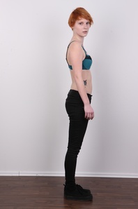 5. Download full pics of Karolina (21) from czechcasting.com