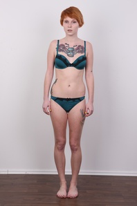 7. Download full pics of Karolina (21) from czechcasting.com