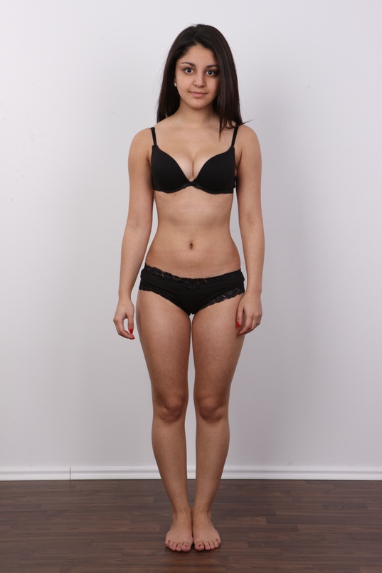 7. Download full pics of Virginie (19) from czechcasting.com