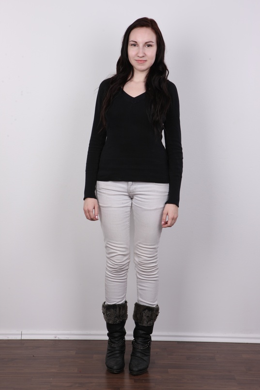 2. Download full pics of Jana (18) from czechcasting.com