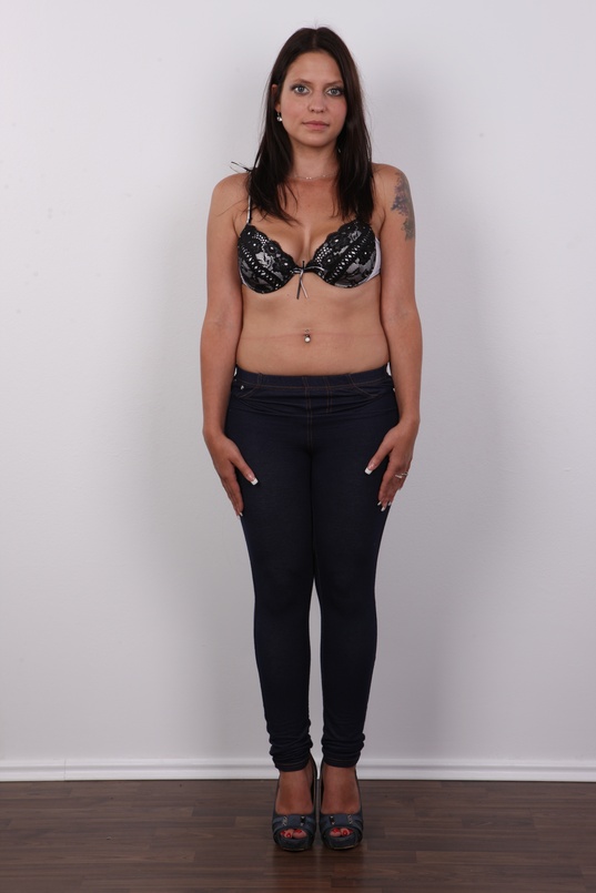 4. Download full pics of Petra (26) from czechcasting.com