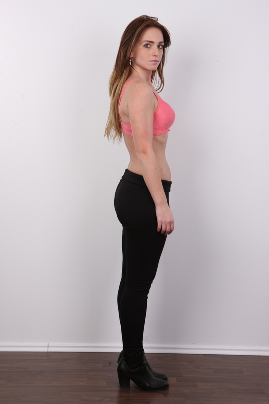 5. Download full pics of Kristyna (20) from czechcasting.com