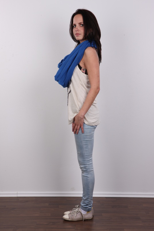 3. Download full pics of Vladka (25) from czechcasting.com