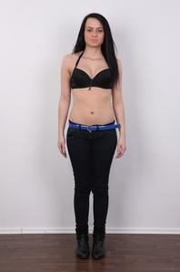 4. Download full pics of Nikola (19) from czechcasting.com