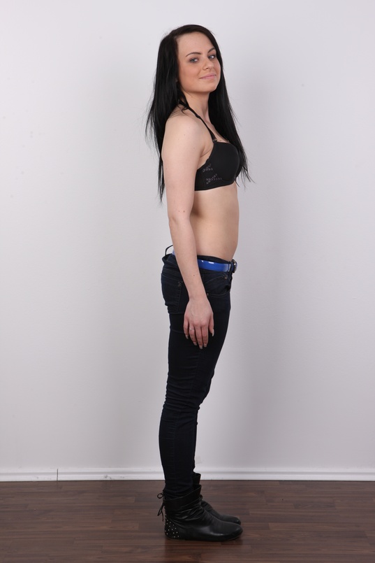 5. Download full pics of Nikola (19) from czechcasting.com