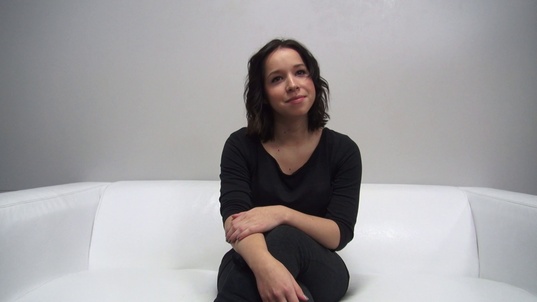 1. Download full pics of Simona (19) from czechcasting.com