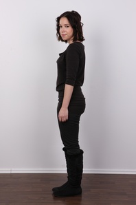 3. Download full pics of Simona (19) from czechcasting.com