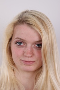 1. Download full pics of Jaroslava (18) from czechcasting.com