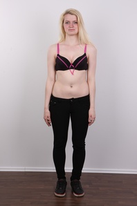 4. Download full pics of Jaroslava (18) from czechcasting.com