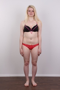 7. Download full pics of Jaroslava (18) from czechcasting.com