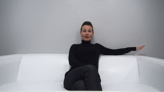 1. Download full pics of Ivana (35) from czechcasting.com