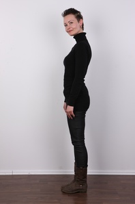 3. Download full pics of Ivana (35) from czechcasting.com