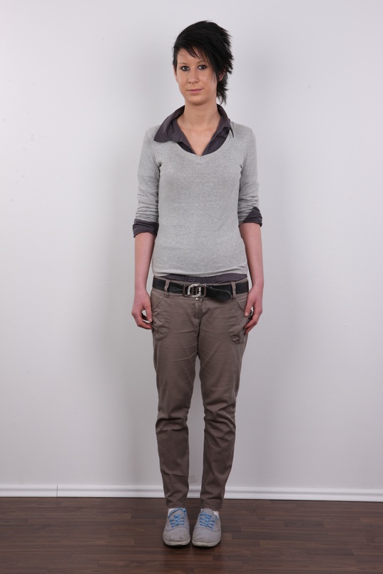 2. Download full pics of Tereza (19) from czechcasting.com