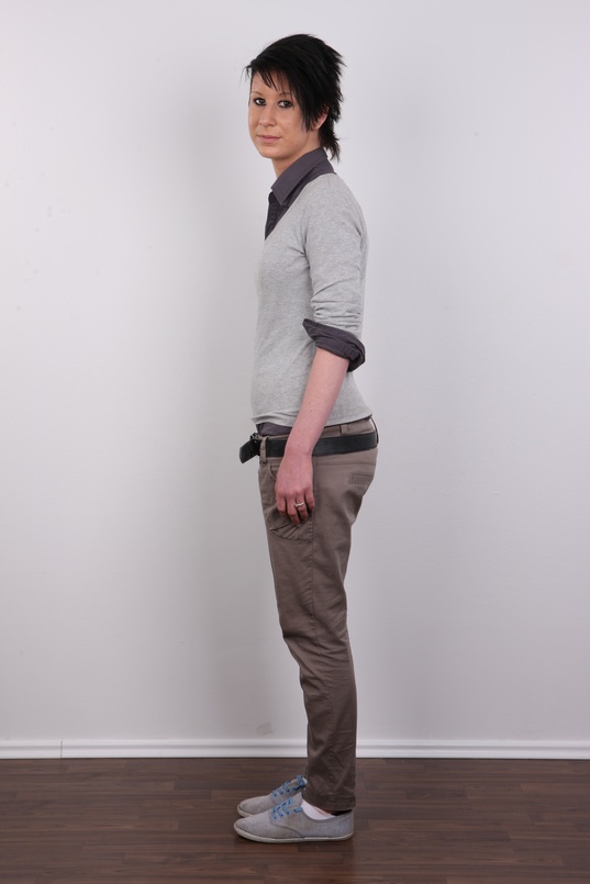 3. Download full pics of Tereza (19) from czechcasting.com