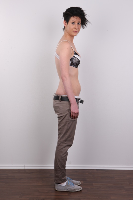 5. Download full pics of Tereza (19) from czechcasting.com