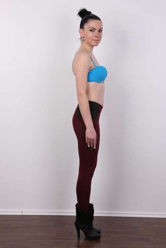 5. Download full pics of Irena (25) from czechcasting.com