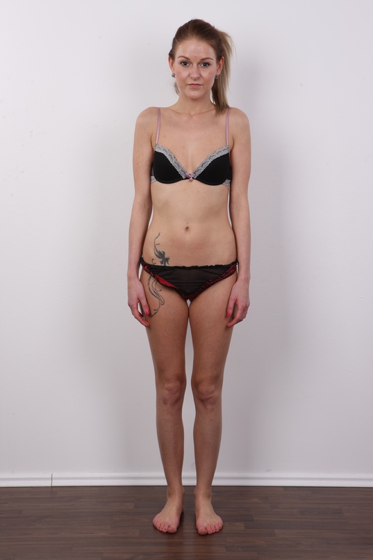 7. Download full pics of Nikola (23) from czechcasting.com