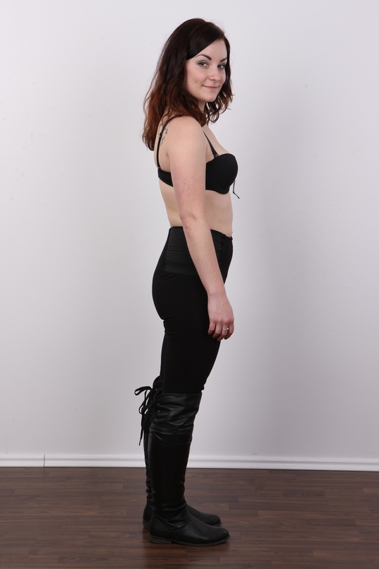 5. Download full pics of Katka (20) from czechcasting.com