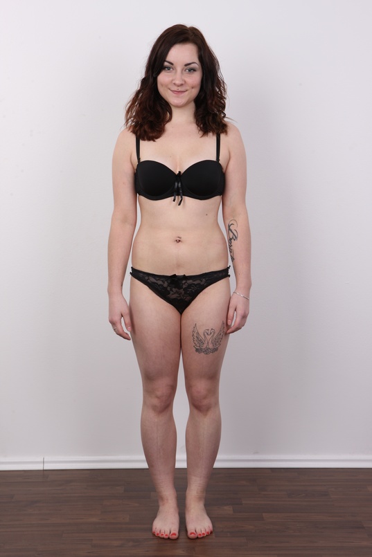 7. Download full pics of Katka (20) from czechcasting.com