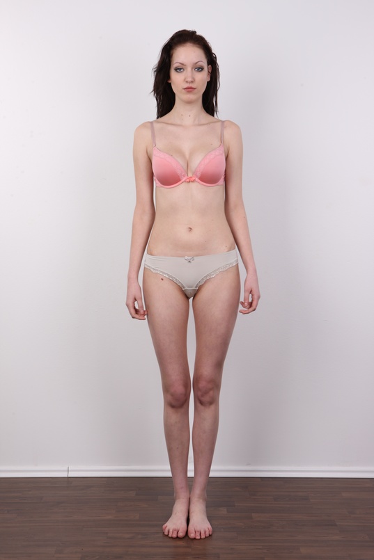 7. Download full pics of Kristyna (18) from czechcasting.com