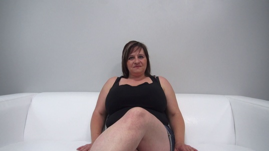 1. Download full pics of Martina (41) from czechcasting.com