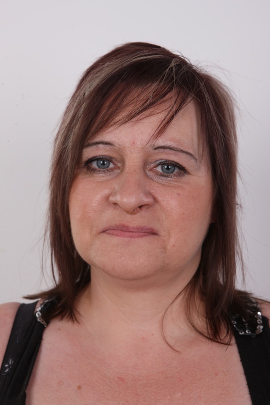 1. Download full pics of Martina (41) from czechcasting.com