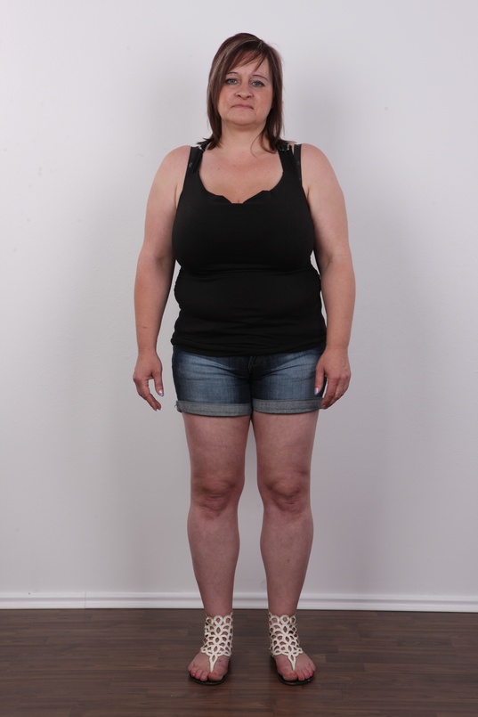 2. Download full pics of Martina (41) from czechcasting.com