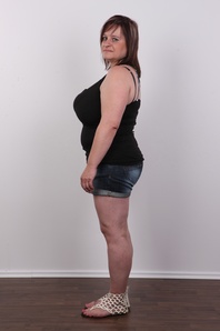 4. Download full pics of Martina (41) from czechcasting.com