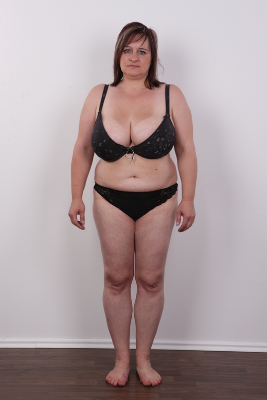 8. Download full pics of Martina (41) from czechcasting.com