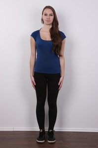 2. Download full pics of Renata (20) from czechcasting.com