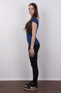 3. Download full pics of Renata (20) from czechcasting.com