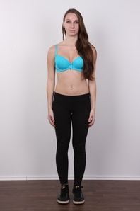 4. Download full pics of Renata (20) from czechcasting.com