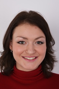 1. Download full pics of Nela (22) from czechcasting.com