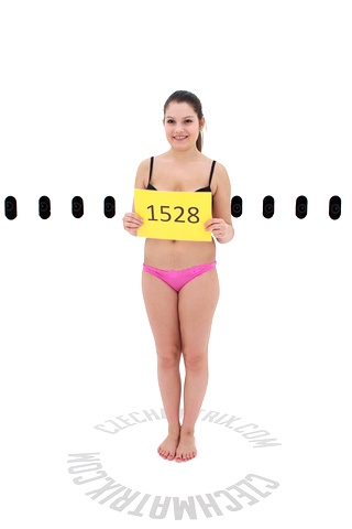 Czech Casting: Natalie (18) 360°