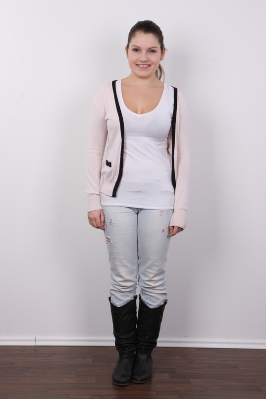 2. Download full pics of Natalie (18) from czechcasting.com