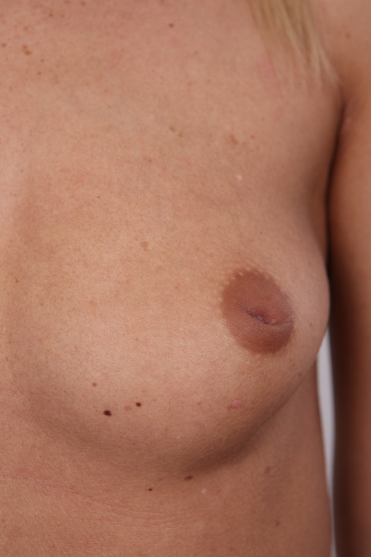 10. Download full pics of Dominika (25) from czechcasting.com