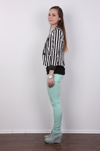 3. Download full pics of Martina (21) from czechcasting.com