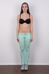 4. Download full pics of Martina (21) from czechcasting.com