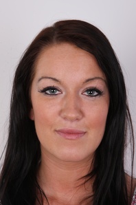 1. Download full pics of Jana (24) from czechcasting.com